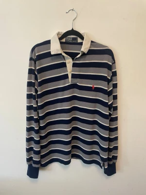 Ralph Lauren pike tröja  - Ralph Lauren || storlek herr S || skick 8/10 || pris kan diskuteras!