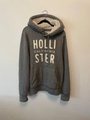 Hollister hoodie  - Hollister California || storlek XL passar också L || skick 9/10 || pris kan diskuteras 