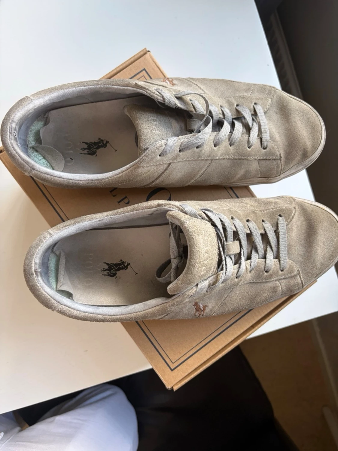 Gråa sneakers från Polo Ralph Lauren - 2
