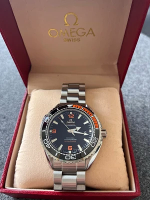 Omega Seamaster Planet Ocean 600m - Säljer en Omega Seamaster Planet Ocean 600m. (Kpia) Fullt funktionell.
