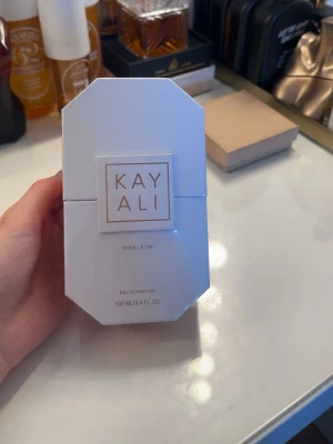 Kayali Vanilla | 28 parfym - 100ml kayali vanilla 28 parfym. Oöppnad. Nypris är ca 1500kr. 