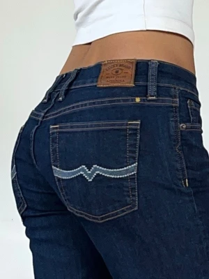 Lågmidjade Jeans - Som nya❣️Midjemått 82cm (38cm rakt över)❣️stretchiga ❣️ innerbenslängd 82cm❣️jag är 165