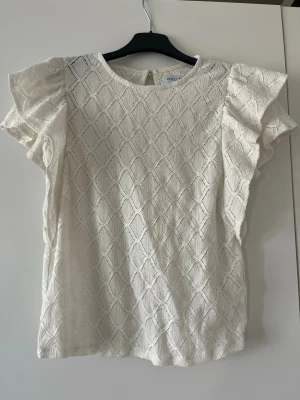 Krämvit blus  - Super fin!! 