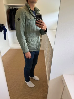 J Lindeberg Field jacket - Field jacket från J Lindeberg - Storlek S - Skick 9/10 