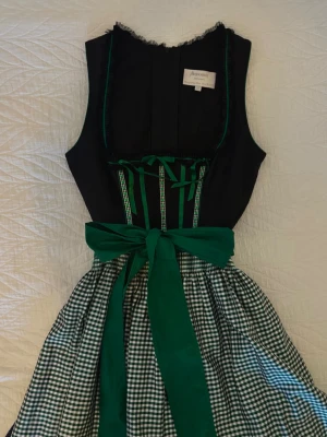 Oktoberfest klänning - Så fin dirndl perfekt för oktoberfest🍻💕        ❗️OBS! Fraktar endast med PostNord och Instabox❗️