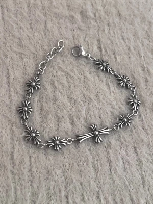 Rebel Silver Cross Chain Bracelet - Justerbar, rostfri