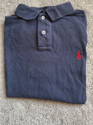 Polo Ralph Lauren Piké - slimfit - Säljer en Polo Ralph Lauren Piké i storlek M i bra skick! Tveka inte att höra av dig vid funderingar!