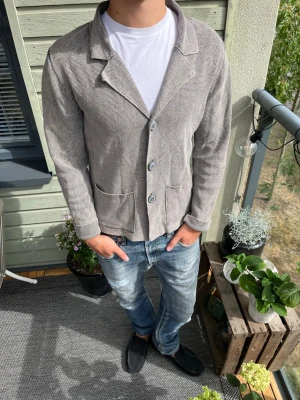Sand Cardigan - Riktigt snygg cardigan från Sand i toppskick✅ Storlek S | Längd: 62 cm ~ Axelbredd: 46cm | Skriv vid frågor eller funderingar och följ för mer!