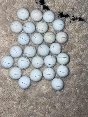 PRO v1/x - Säljer 26st prov1 och x. Bollarna är i a-c klass. Pris kan diskuteras vid snabb affär.