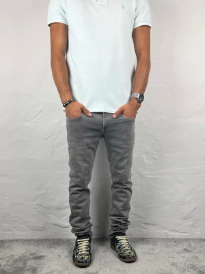 Replay jeans  - Ett par riktigt snygga jeans från Replay i storlek W29 L30 i modellen anbbas Hyperflex 
