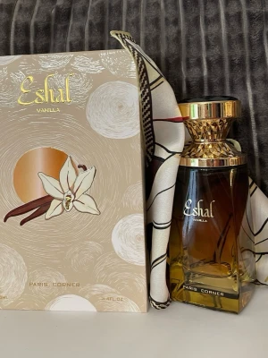 Eshal Vanilla Paris Corner - Eshal Vanilla Paris corner 100ml  se bilder för noter och mängd kvar.  Påminner om kayali vanilla 28