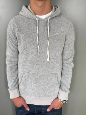 Hollister hoodie - Storlek: S | Skick:10/10 | Nypris: 1000kr