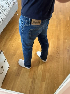 Replay jeans  - Replay Willbi Jeans | Bra skick | Storlek 32/30 | Pris - 499kr | Modellen är ca 179cm lång | Hör av dig vid minsta fråga eller fundering!!