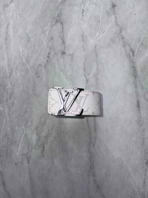Lv bälte  - Ett premium bälte perfekt för alla tillfällen!