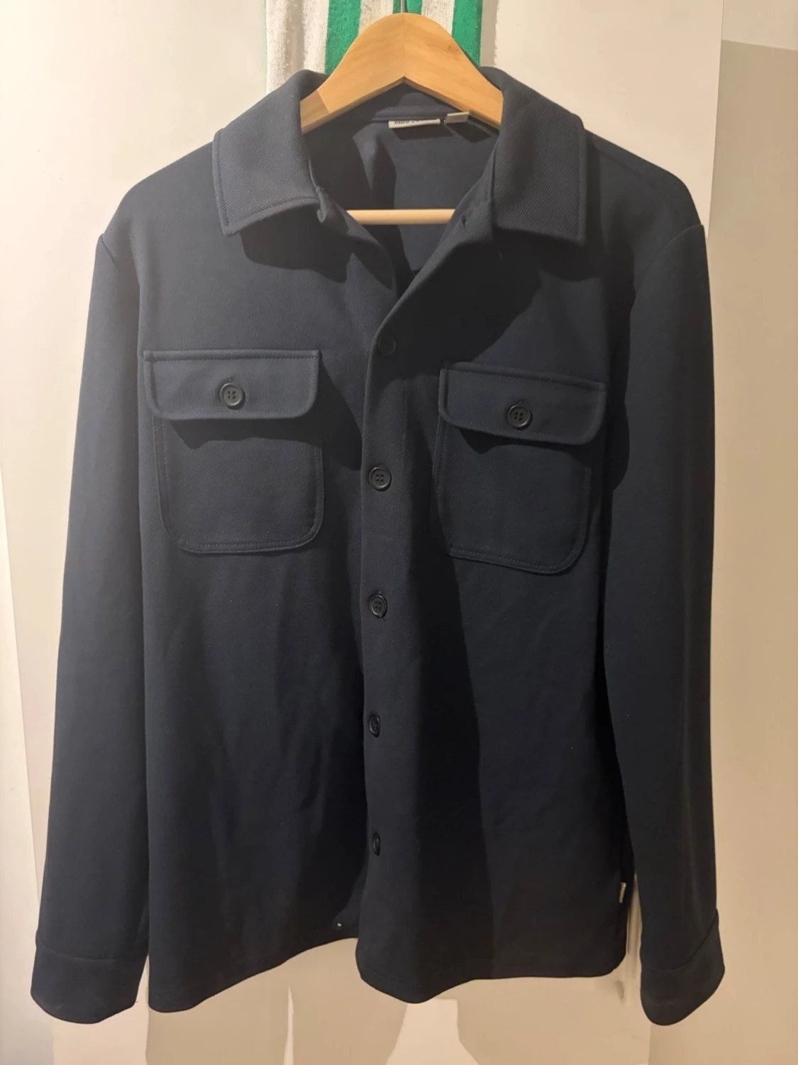 Mörkblå overshirt med fickor