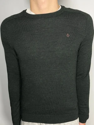 Morris merinoull tröja - 👕 Plagg: merinoull tröja                                                           📏 Storlek: S                                                               🏷️ Märke/Modell: Morris                                                     ✨ Skick: Fint skick                                                         💬 Vid frågor är det bara att skriva!                                                                                          🛍️ Gramenti