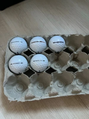 Wilson golfbollar  - Säljer 7 olika Wilson golfbollar modellerna Triad och softfeel.