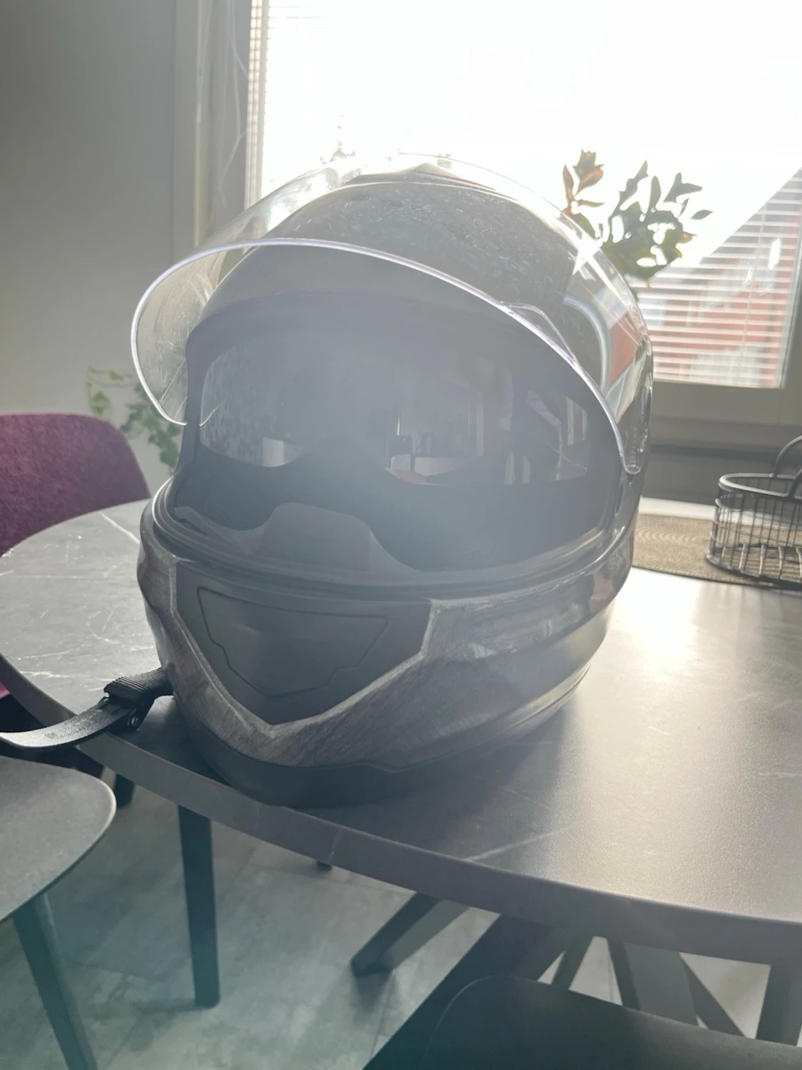 Grå MC hjälm. - 3
