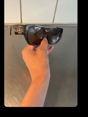 Solglasögon GG - Helt nya dm vid intresse