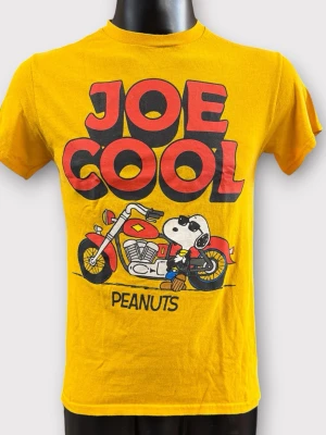 Snobben - Peanuts T-Shirt Stl: S - Fint skick. Stl: S