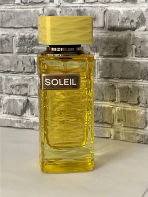 Eau de soilel fragrance world  - 100ml flaska  fragrance world eau de soilel. Ca 90ml kvar