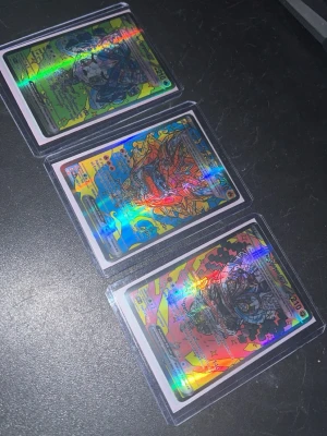 Tre Pokémon kort, läs beskrivning - 1 valfrit kort=499kr   2 valfria kort= 999kr    Alla kort=1399      