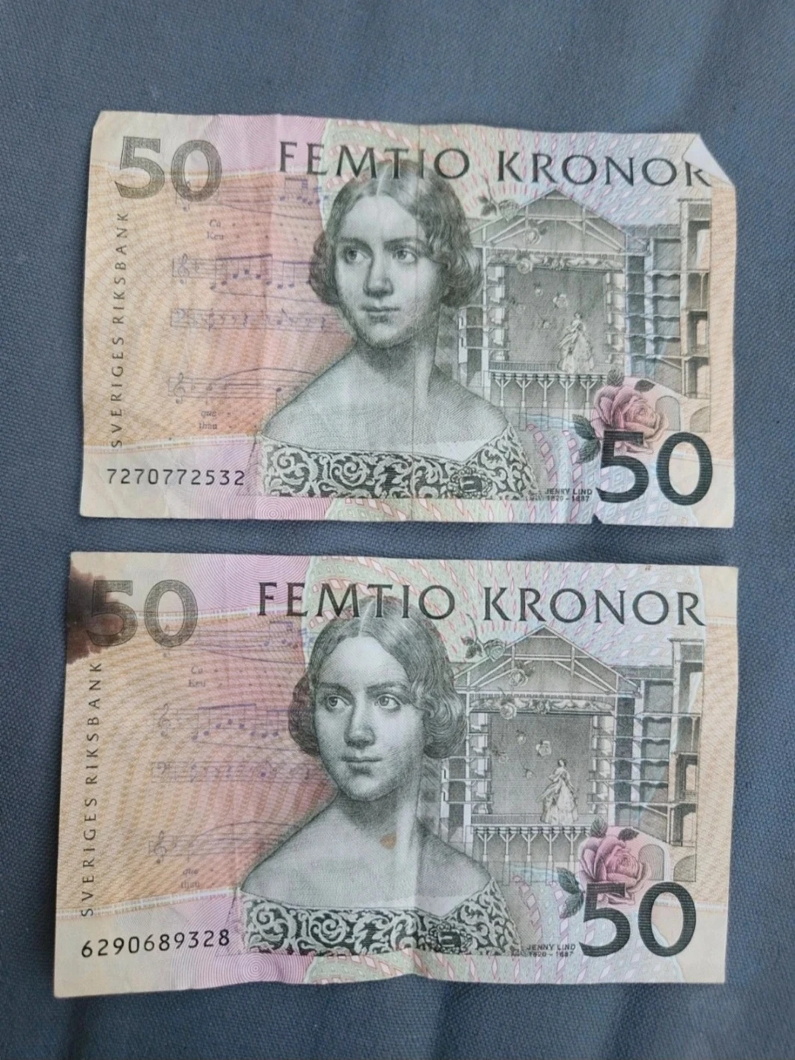 Två svenska 50-kronorssedlar