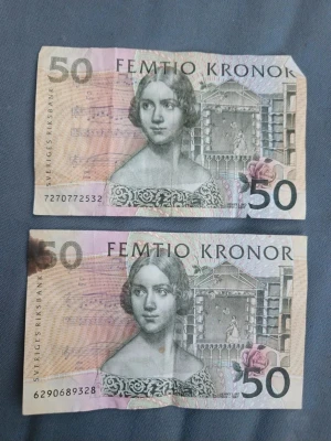 Två svenska 50-kronorssedlar - Säljer en gammal 50 kr sedel 50 kr st. Vill man ha båda får man skicka ett bud på 100.  Meddela i pm vilken sedel du vill ha vid köp av en.