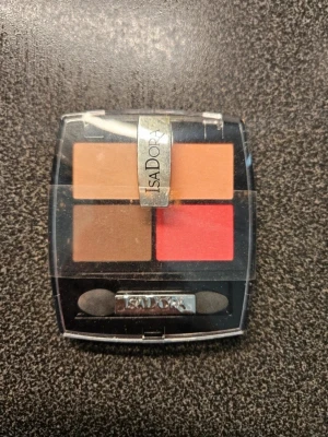 Isadora vibrant tangerine 22 - Säljer Isadora eyeshadow quartet 22 vibrant tangerine förseglad. Kan även hämtas i Partille E3