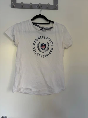 T-shirt - Fin T-shirt i ett mycket bra skick 