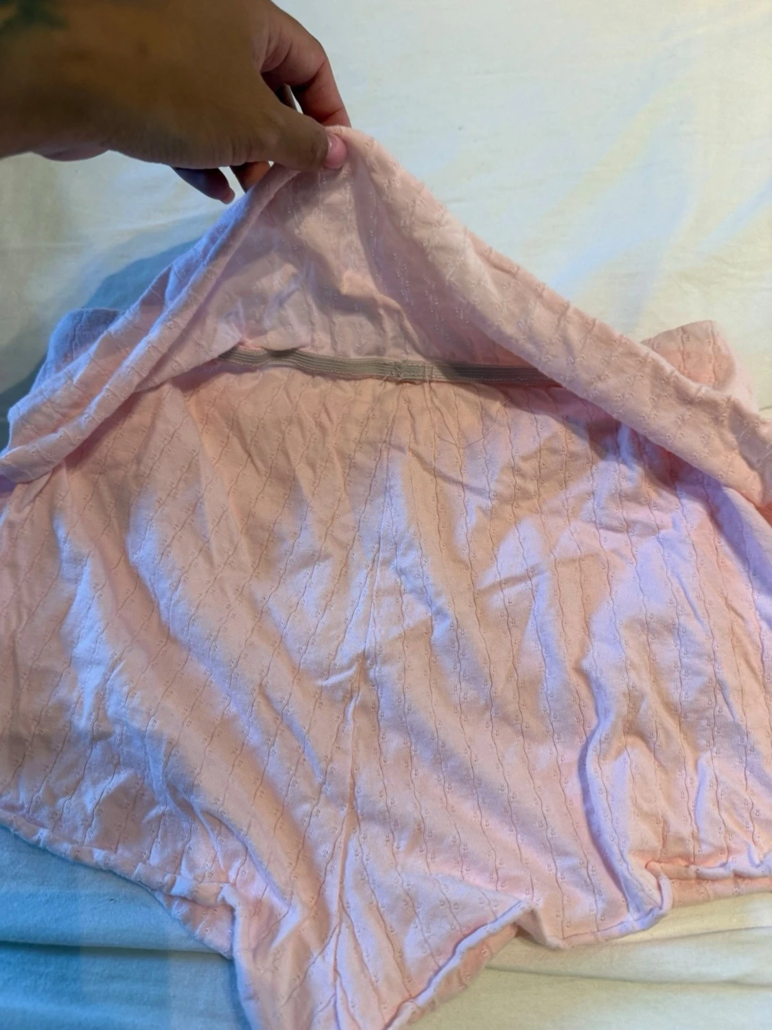 Ljusrosa pyjamas med volangdetalj - 4