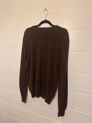 J. Lindeberg Brun Tröja L - Material: 100% Merinoull, Storlek: L, bra skick!!