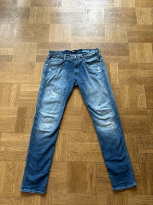 Replay Anbass jeans - 9/10 skick!🌟 (endast använda 2 ggr) - Köptes för 1500:- - W33 L34