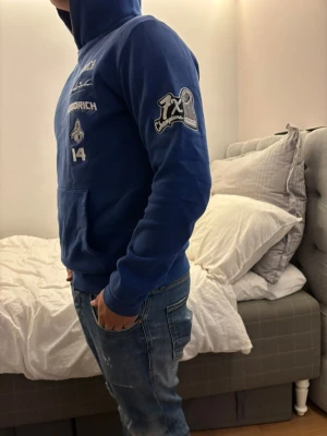 Hoodrich Blå Tracksuit Hoodie - Bra skick, lite solblekt vid kragen/halsen, passar folk mellan 170-180