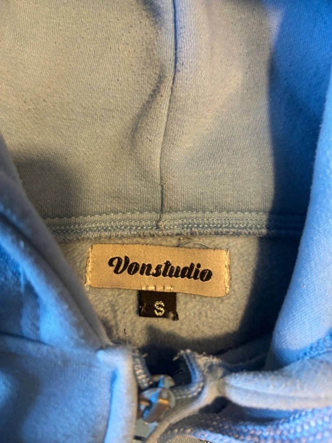 Von studio Hoddie - 2