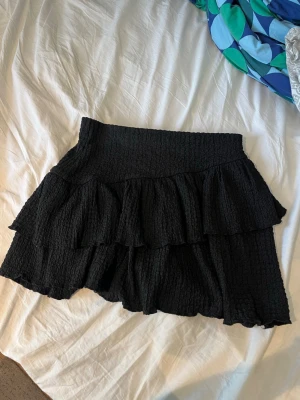 Kjol - Supersöt kjol från Gina Tricot, mycket bra skick. storlek m