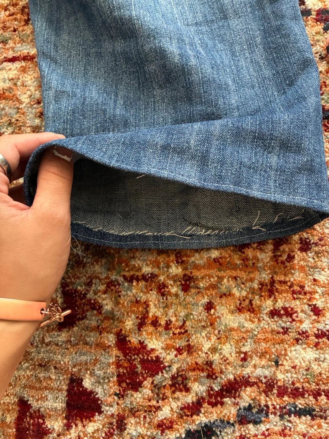 Blå caprijeans med slitningar - 3