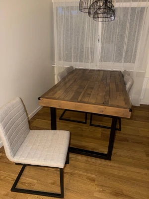 Möbel set  - Säljer ett möbelserie med matbord plus 6 stolar, tvbänk, skänk , soffbord och soffa , möblerna är köpta från Mio , har lagt till bild på nypris, mitt pris, 32 000. Knappt använda. Köparen hämtar själv.  Finns i Jönköping.