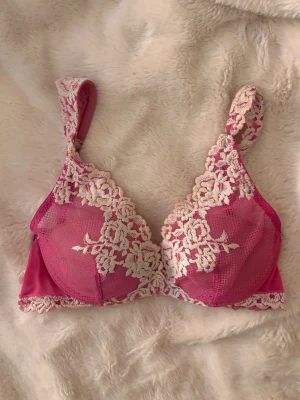 Push up bh intimissimi  - Rosa spets intimissimi push up bh i stl 70B, fint skick!!💘