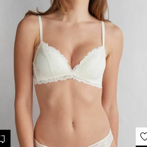 Intimissimi bh 70b - Intimissimi bh i 70B. Är som en 70A. Skriv för egna bilder. Nypris 569kr 💓köpte på Plick men var lite mer krämvit än vit🫰