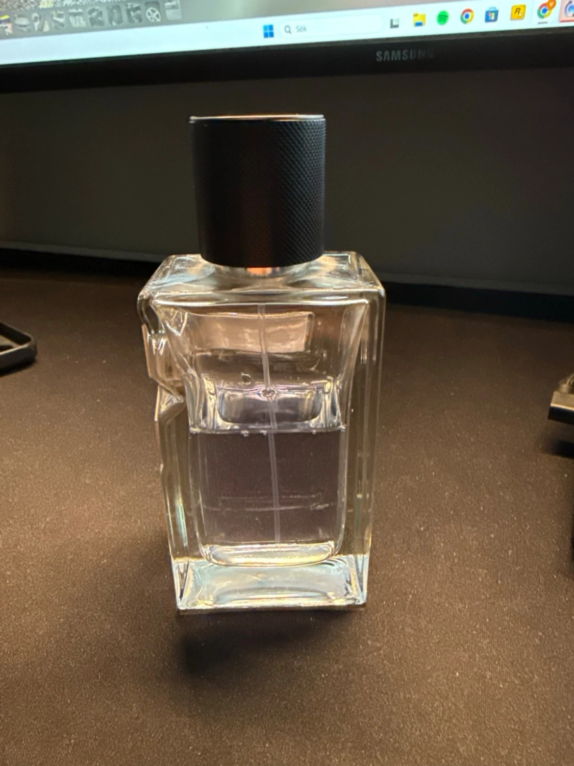 Yves Saint Laurent parfymflaska - 1