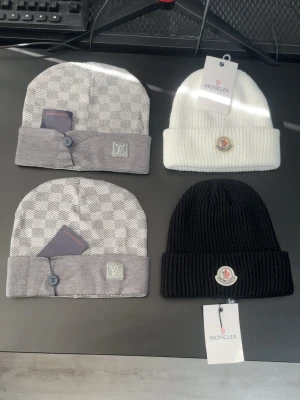 Beanies/ mössor - Helt nya mössor, priset är styck.