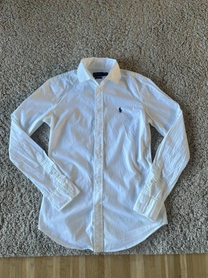 Ralph Lauren skjorta - Säljer en riktigt fet skjorta från Ralph Lauren | storlek: S | slim fit | skriv vid funderingar🤩