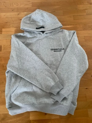 Grå Essentials Fear of God hoodie - Helt ny 