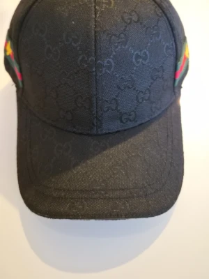 Gg CAP - ADJUSTABLE SIZE AND BRAND NEW CAP