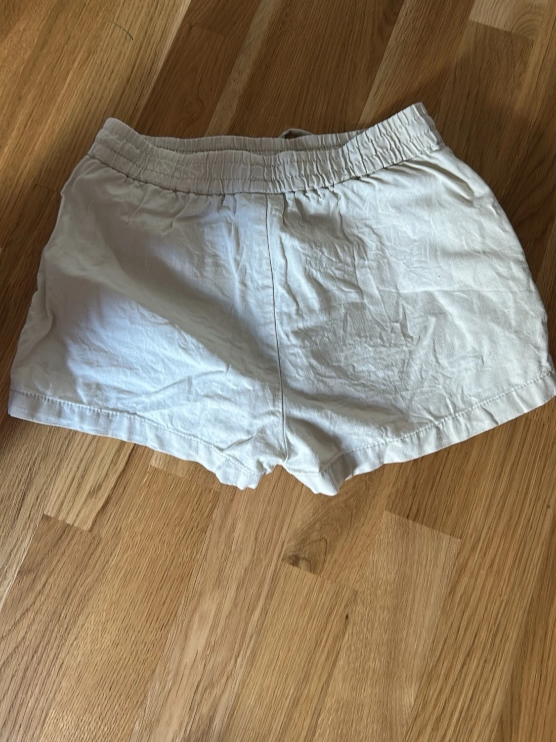 Beiga shorts med dragsko - 1