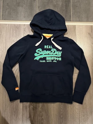 Superset Hoodie - Tjena säljer denna fina superdry hoodie som passar storlek S. skriv gärna vid intresse!
