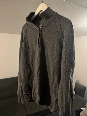 CP COMPANY Half Zip Sweatshirt - Cp company tröja i väldigt bra skick storlek M.