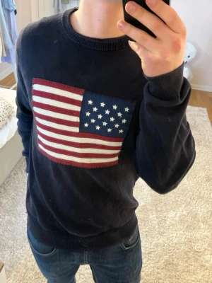 Gant tröja med usa flagga  - Gant tröja | Mycket bra skick | Size - L | Pris 399 | Hör av dig vid minsta fråga eller fundering📩