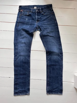 Ralph Lauren jeans - Ralph Lauren jeans, Inga större defekter. Modellen i bilderna är 180 cm 75 kg pch bär Storlek , W31 L34 , Måtten i sista bilden är A: 40 cm B: 106 cm , Kom med frågor! 